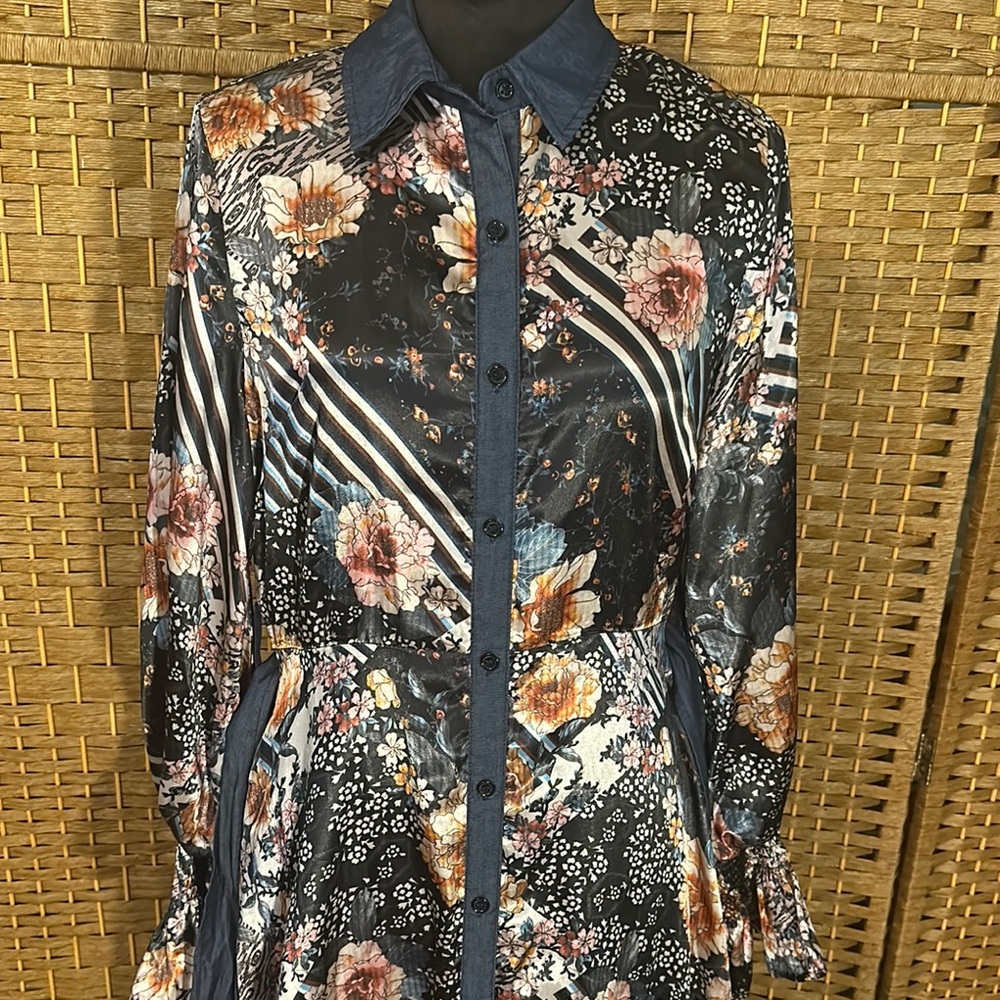 Floral Navy Maxi Dress - Picture 11 of 16